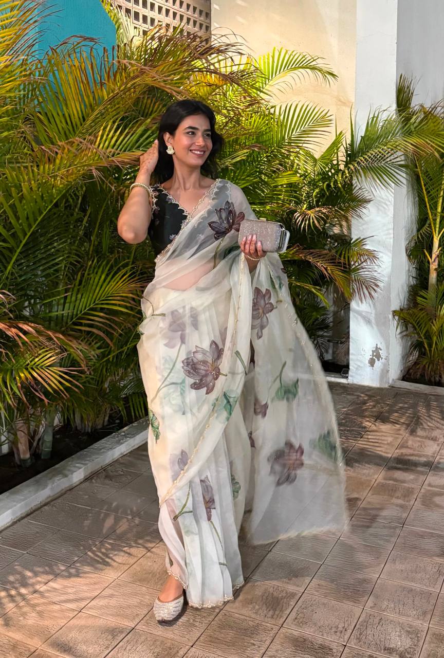 Women's Exquisite Lavender & White Organza Saree with Hand-Painted Lotus Floral Motifs & Gold Embellished Border – Complete with Matching Printed Blouse for Festive & Special Occasions - Image 11